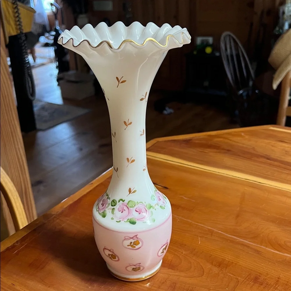 Consolidated Glass Charleton Rose Floral 1940’s Vase.